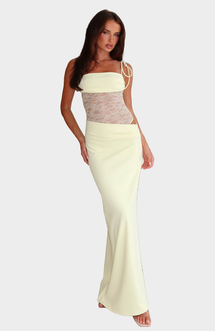 Maxi Šaty Volným Střihem a Vytříbenou Eleganci