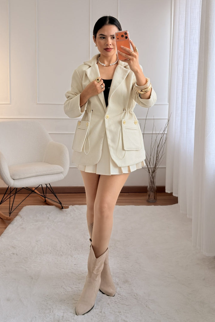 Blazer s nastavitelným šňůrkovým pasem a zlatými knoflíky