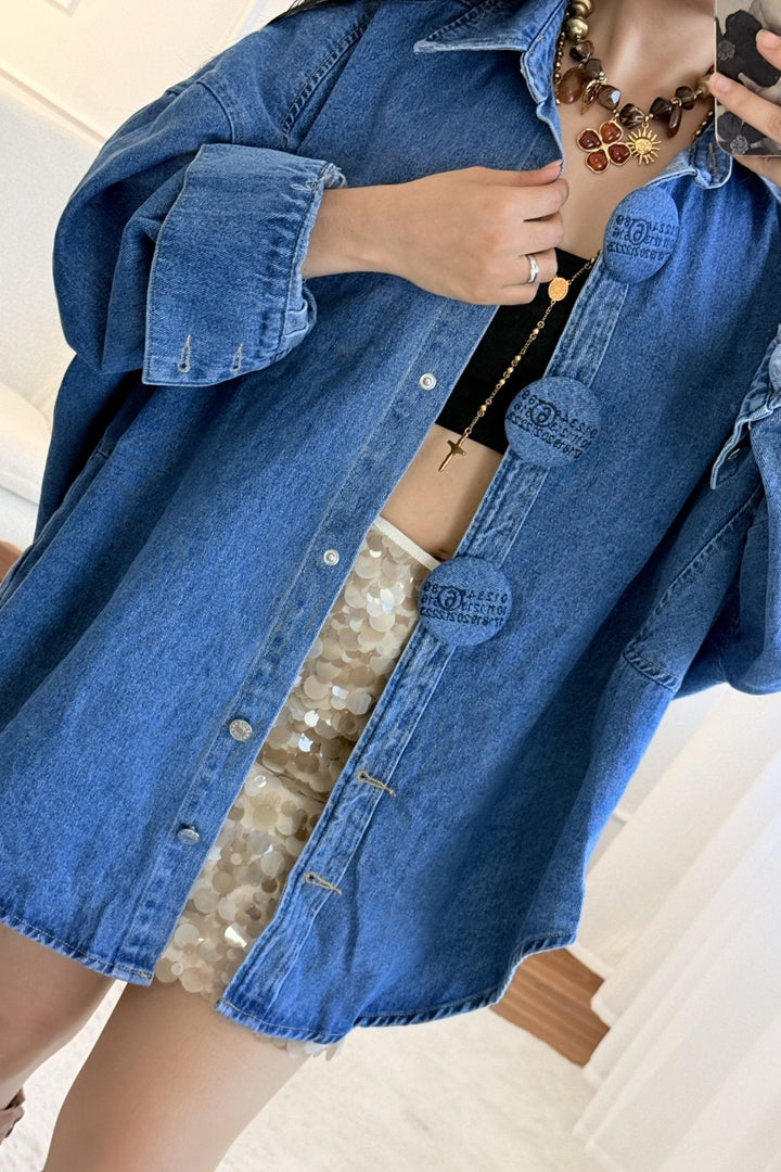 Oversize košile s vyšívanými knoflíky