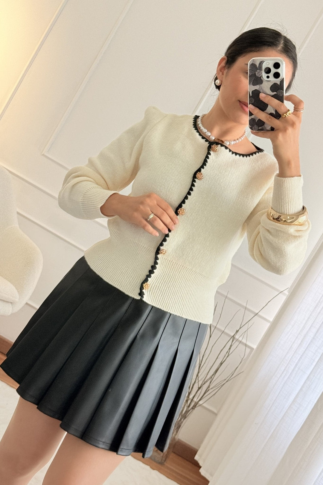 Kardigán és Chanel ELLI BÍLÝ ceruza