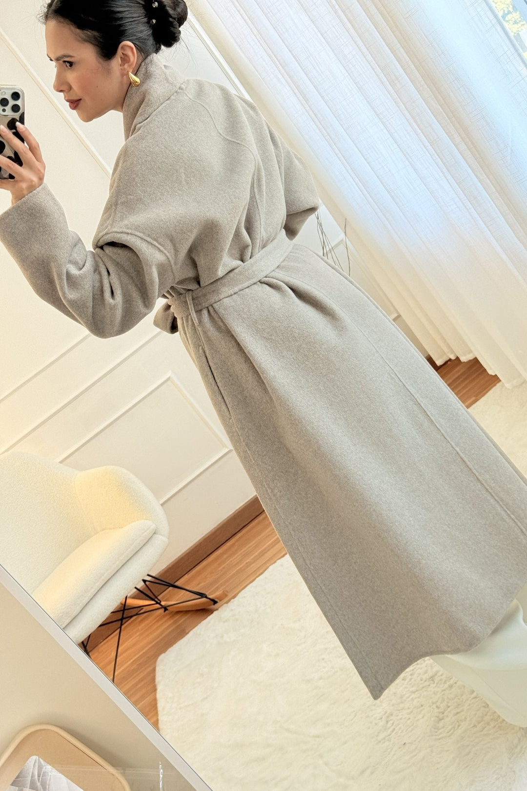 Dlouhý kabát z směsové vlny s páskem