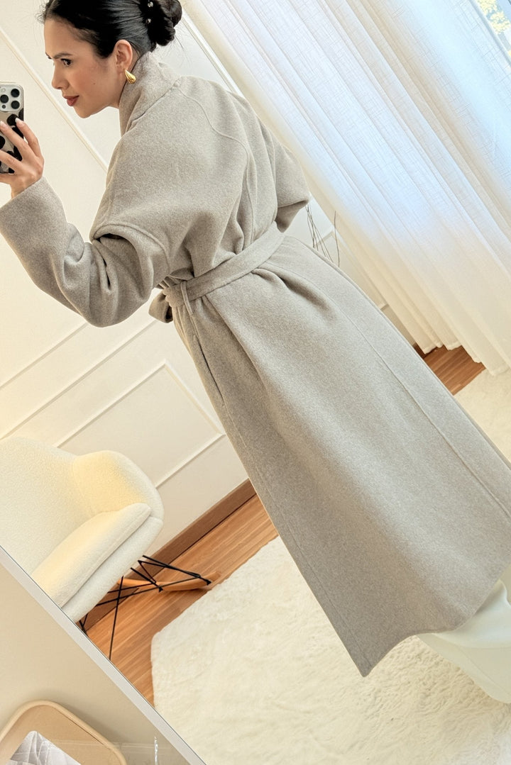 Dlouhý kabát z směsové vlny s páskem