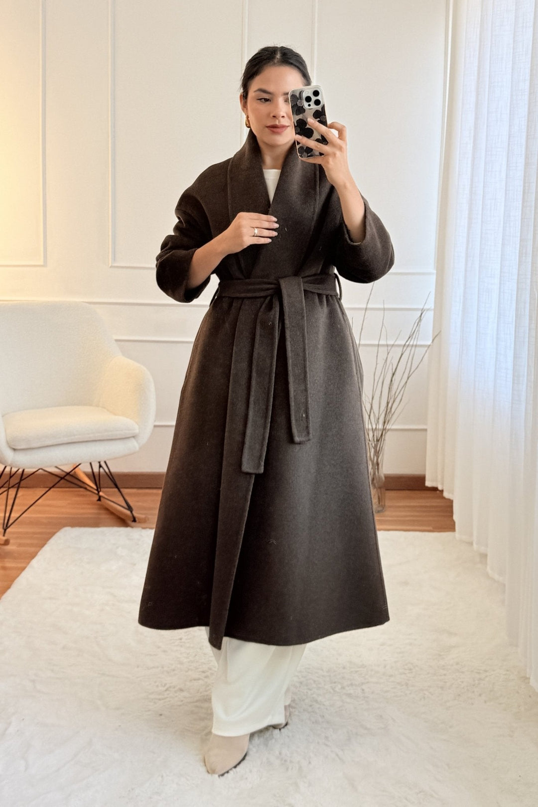 Dlouhý kabát z směsové vlny s páskem