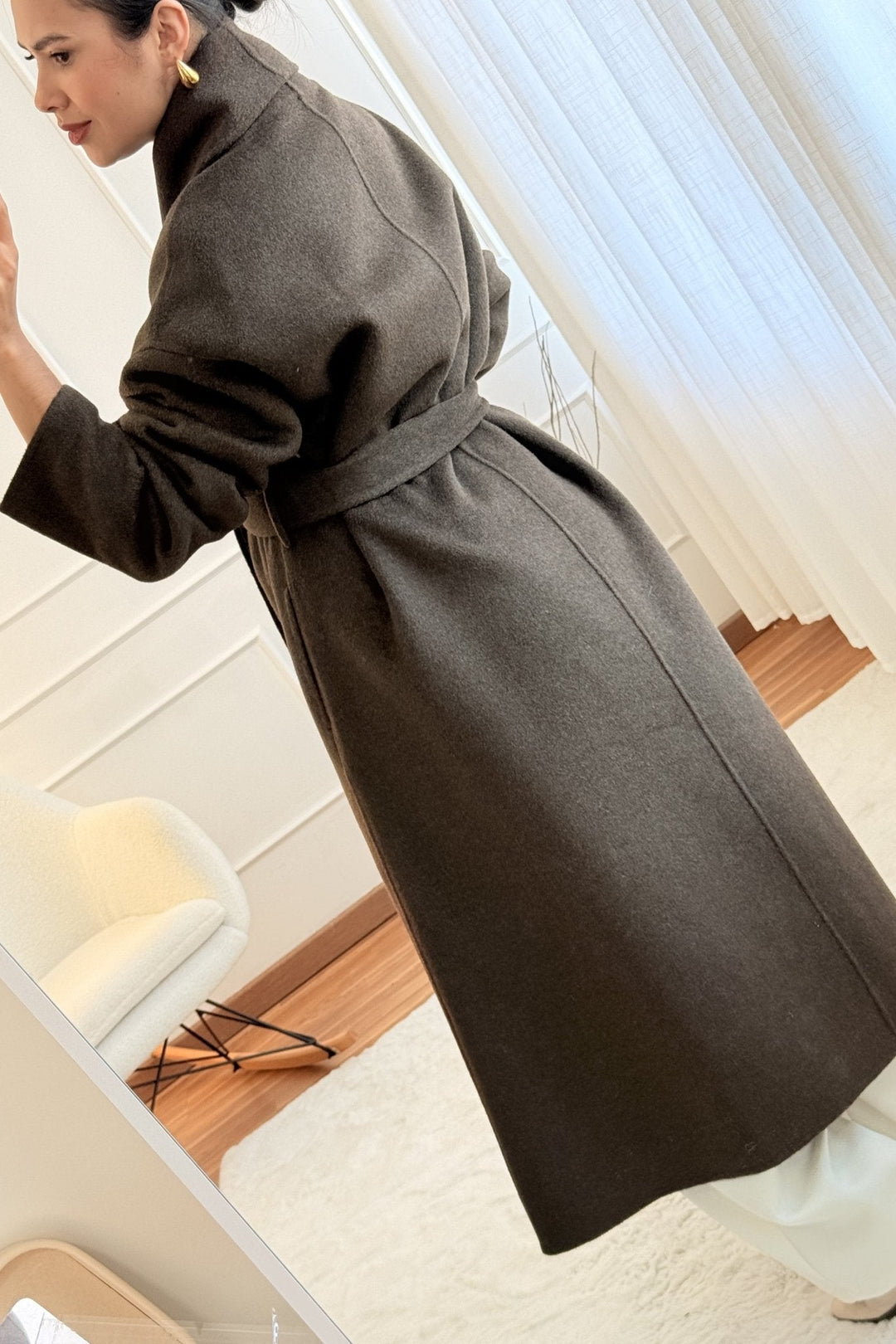 Dlouhý kabát z směsové vlny s páskem