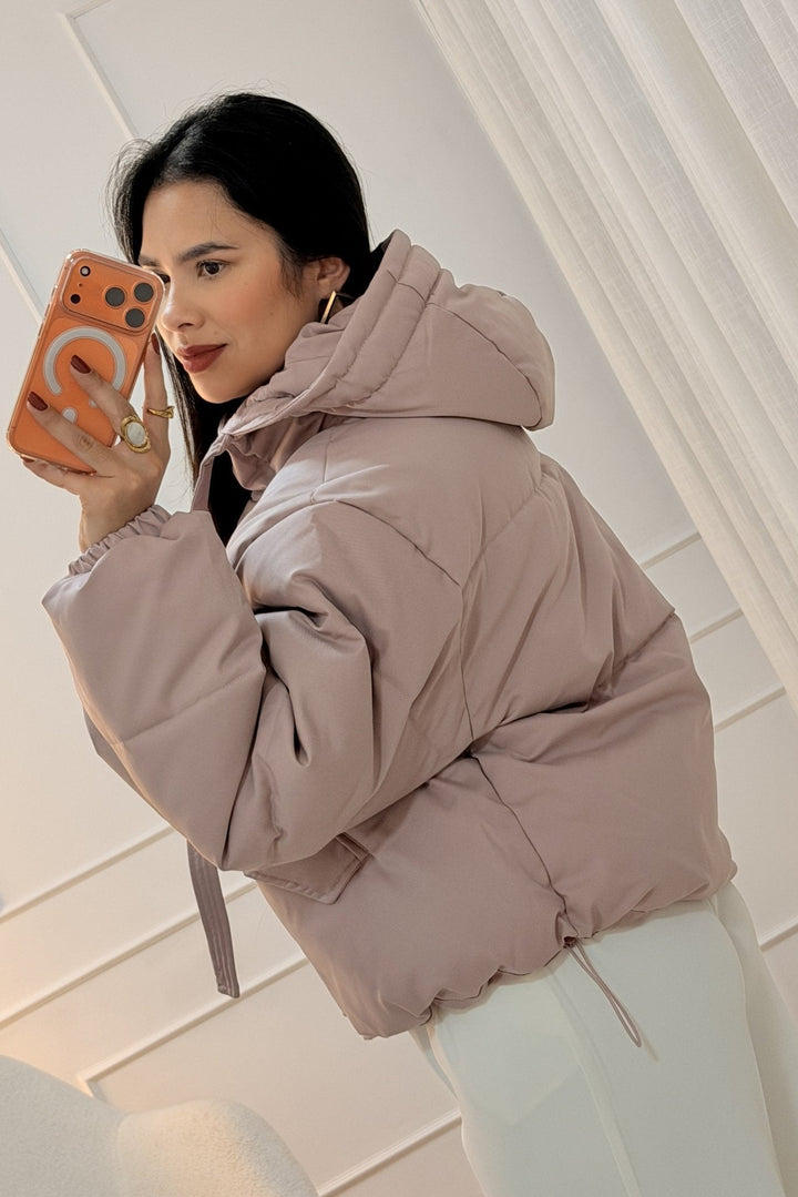 Krátká bunda s kapucí