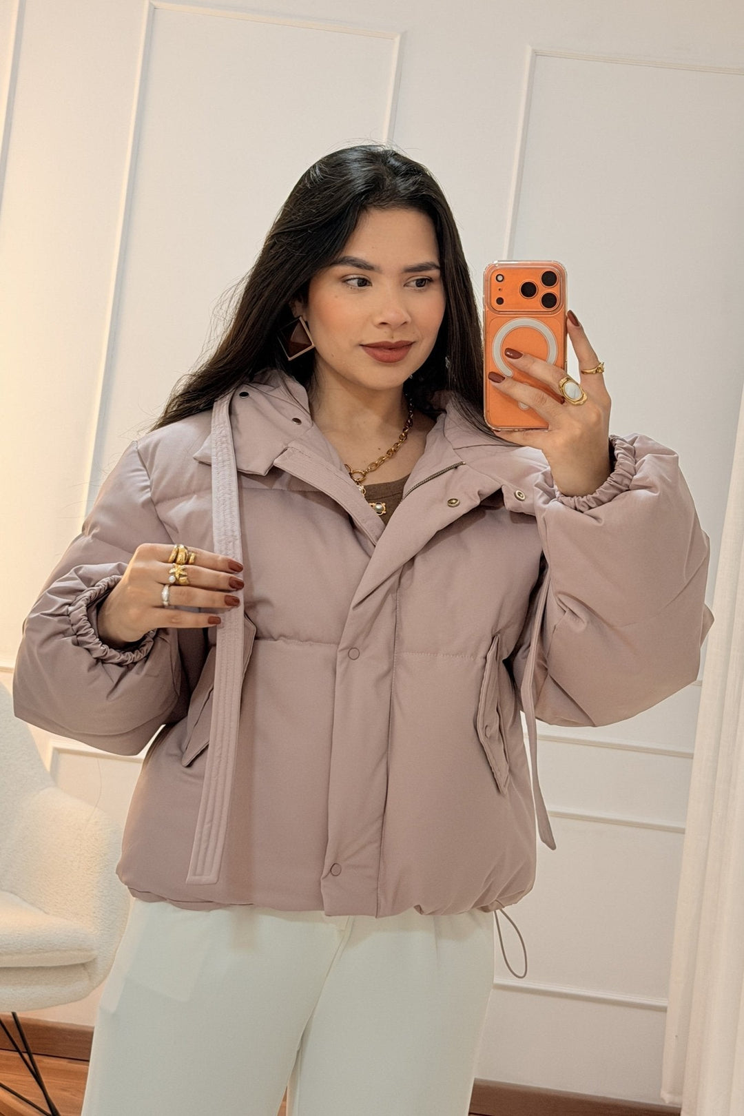 Krátká bunda s kapucí