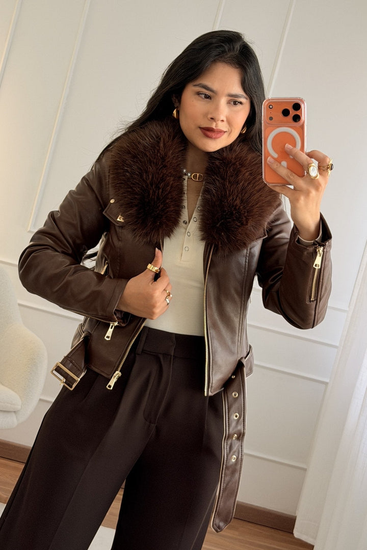 Krátký kabát z umělé kůže s páskem FLAMMODE