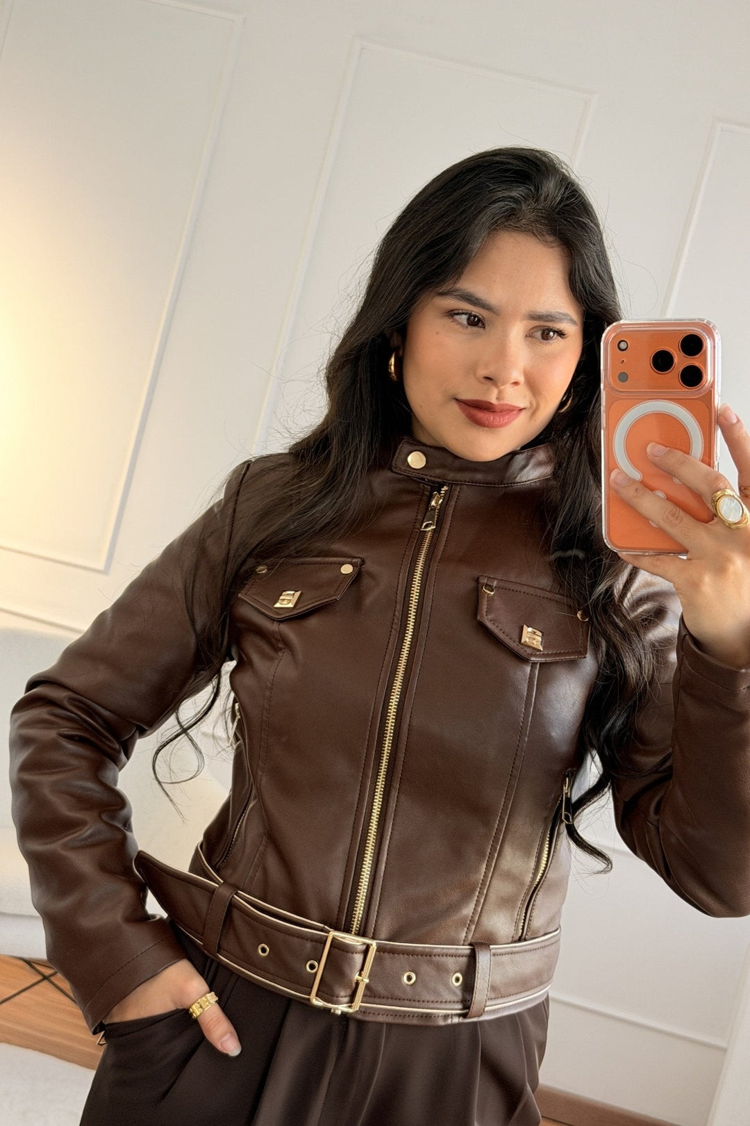 Krátký kabát z umělé kůže s páskem FLAMMODE