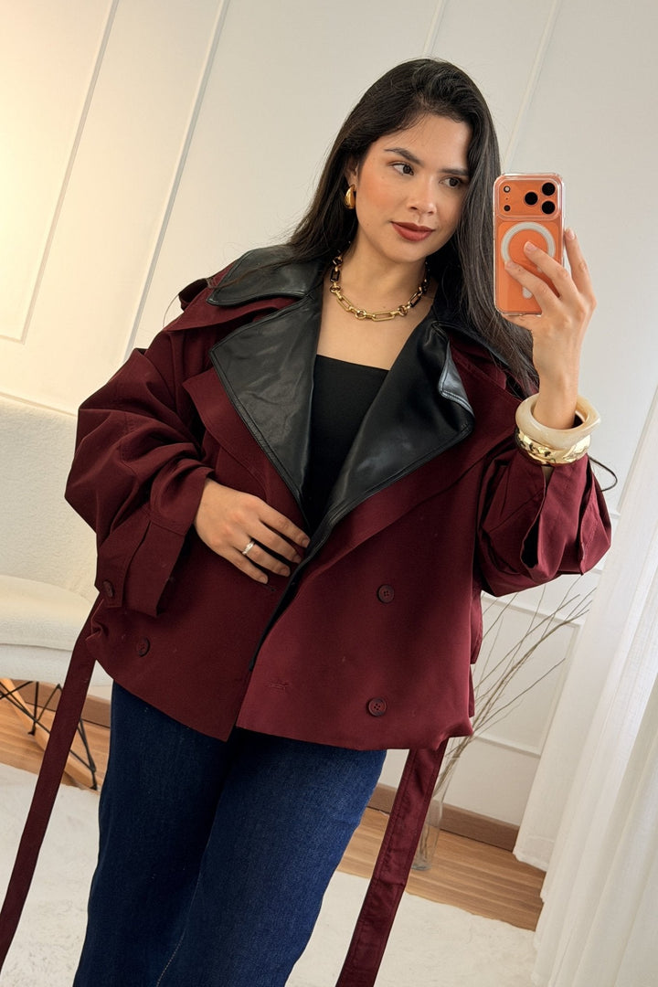 Krátký trench kabát s dvojitou límcem MOCHY