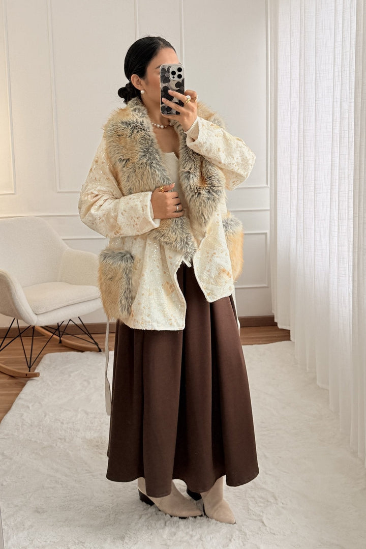 Kabát z umělého kožešinového materiálu AZAKA