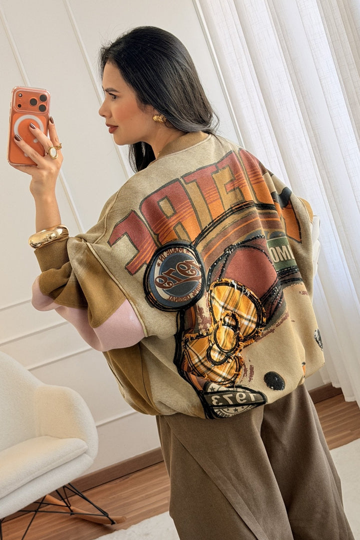 Kabát potiskem „Hello Kitty”