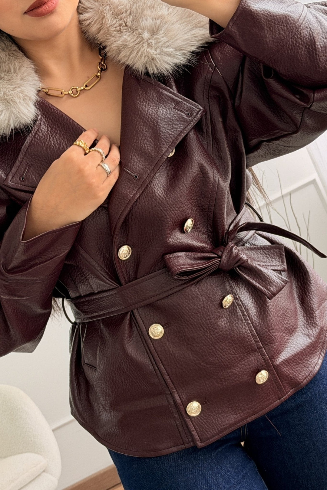 Kabát s kožešinovým límcem MOCHY 