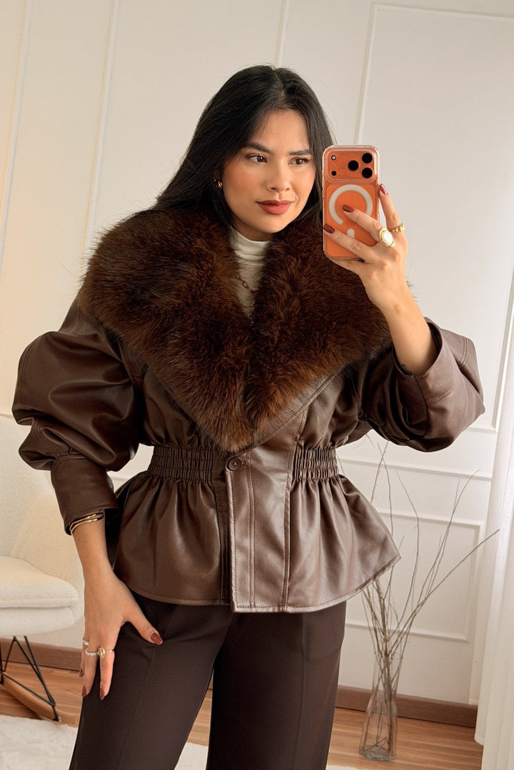 Kabát s umělým kožešinovým límcem MOCHY 