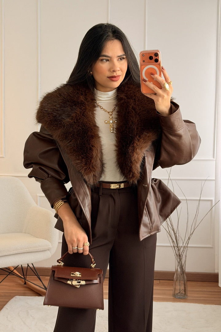 Kabát s umělým kožešinovým límcem MOCHY 