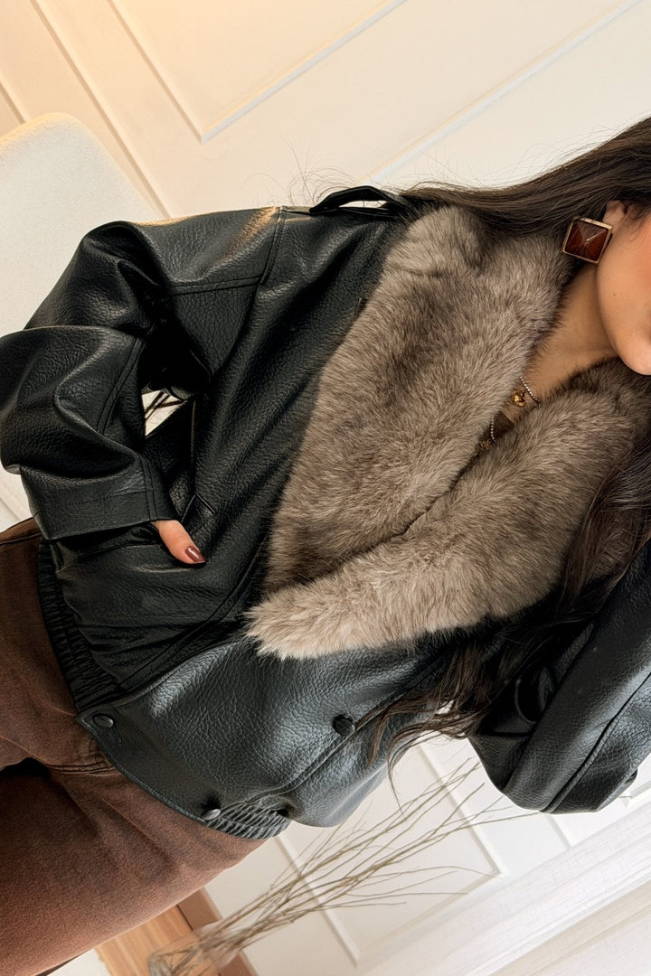 Kabát s kožešinovým límcem V