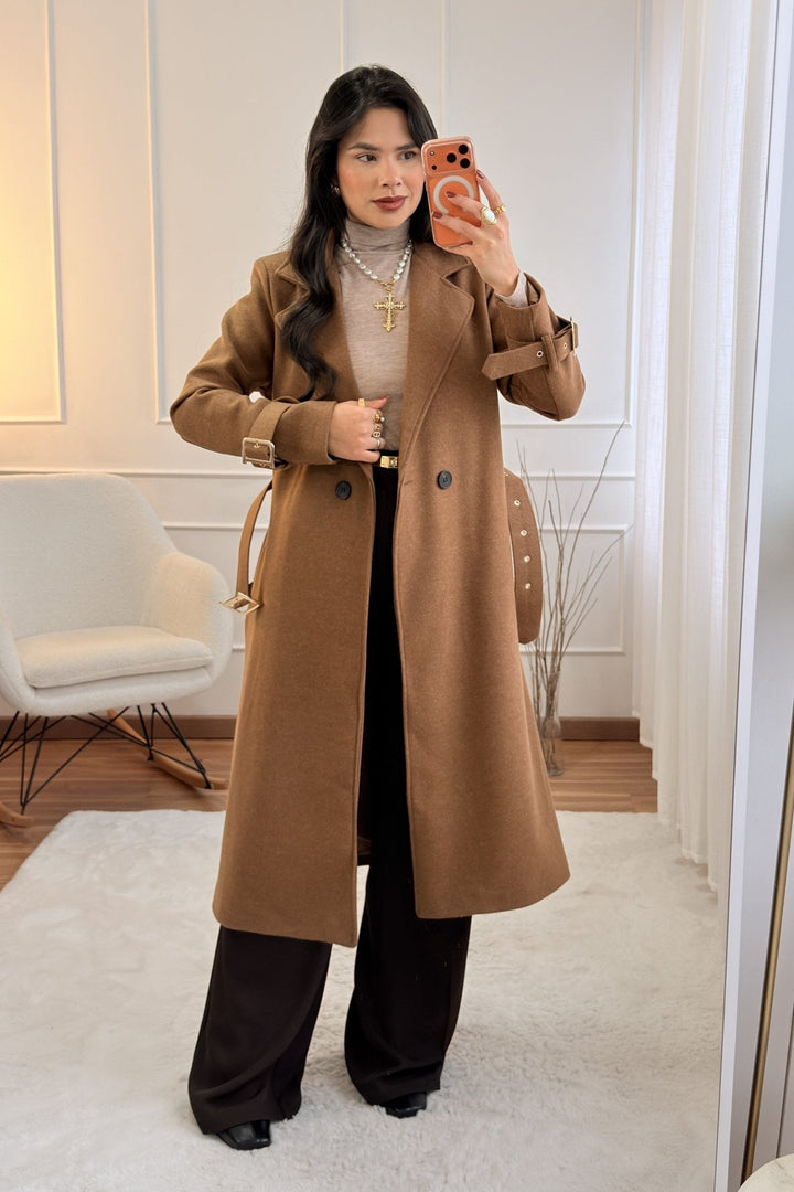 Midi kabát s páskem a zlatou sponou