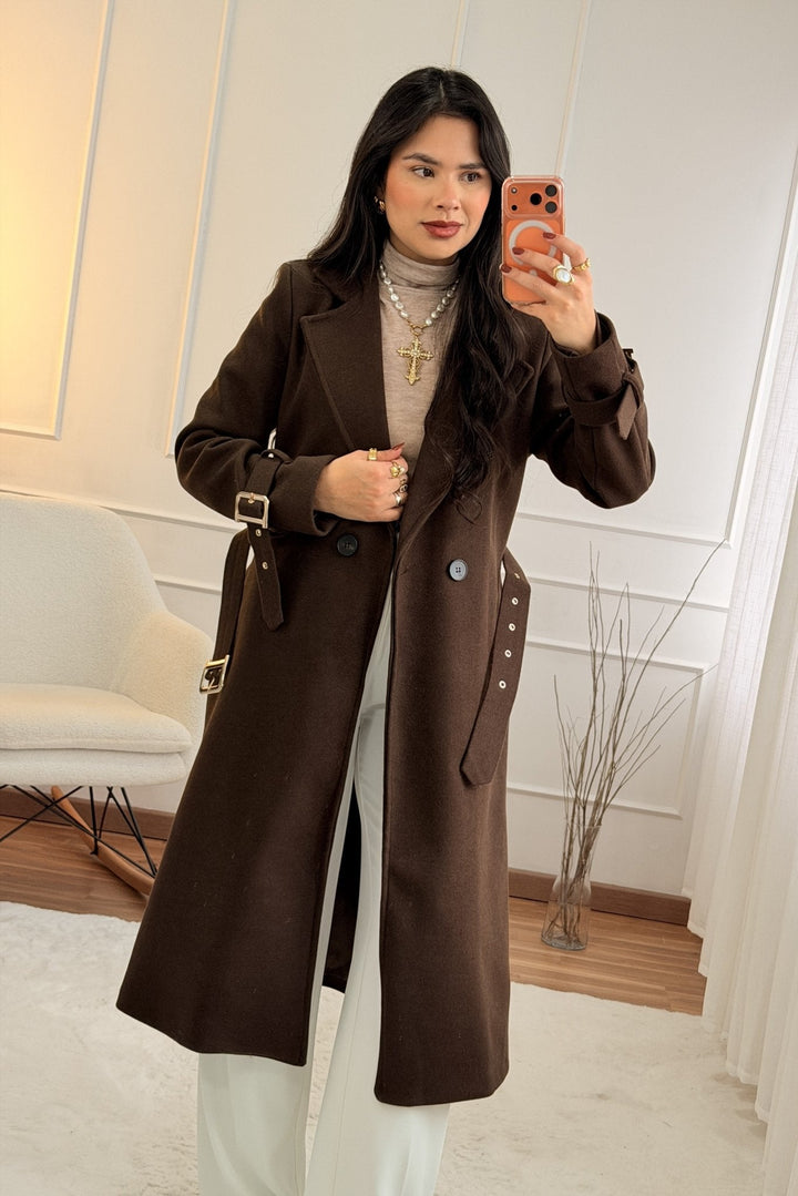 Midi kabát s páskem a zlatou sponou