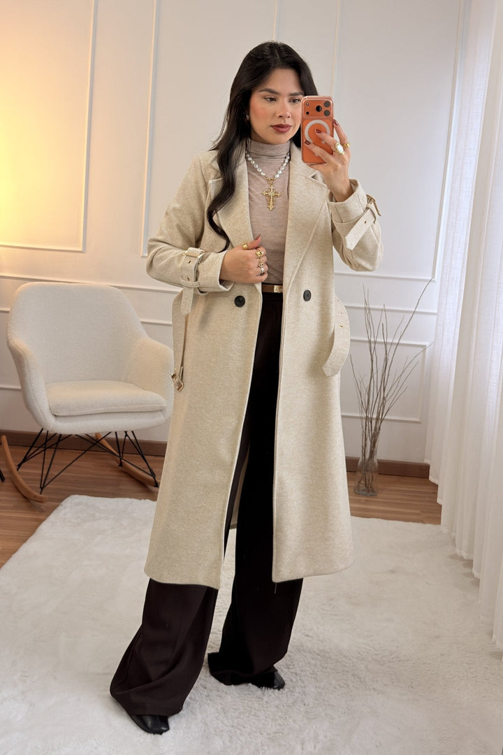 Midi kabát s páskem a zlatou sponou