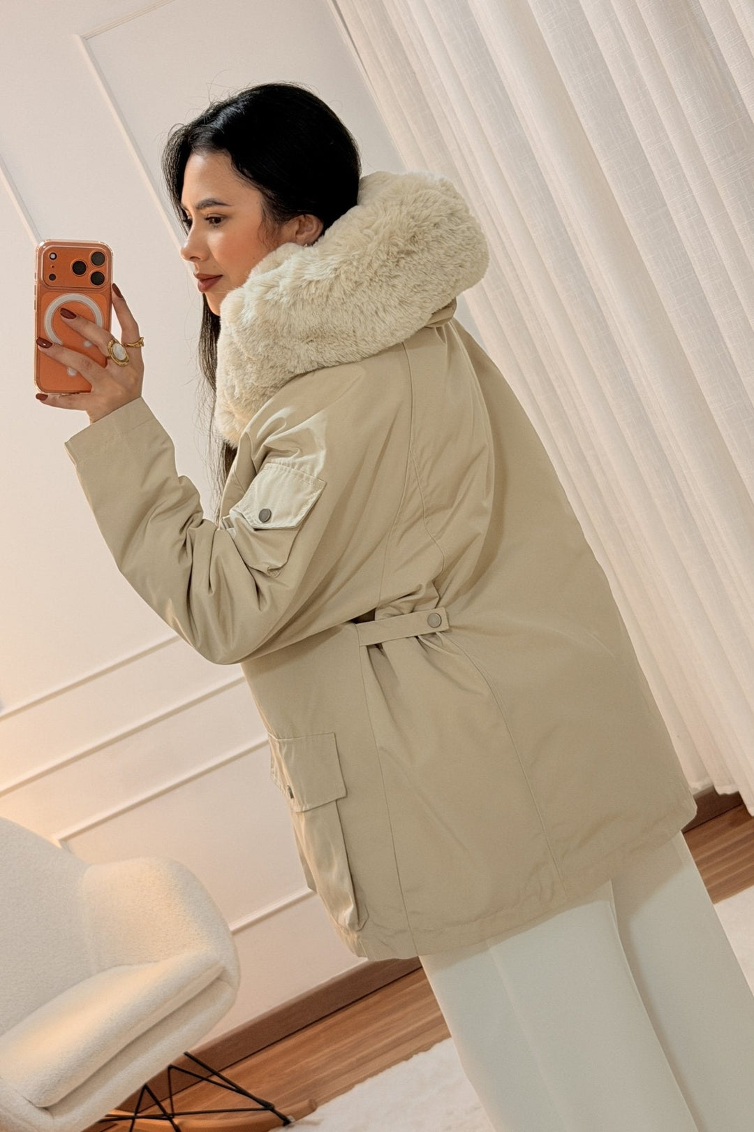 Parka kapucí és kožešinou