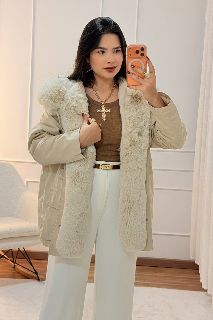 Parka kapucí és kožešinou