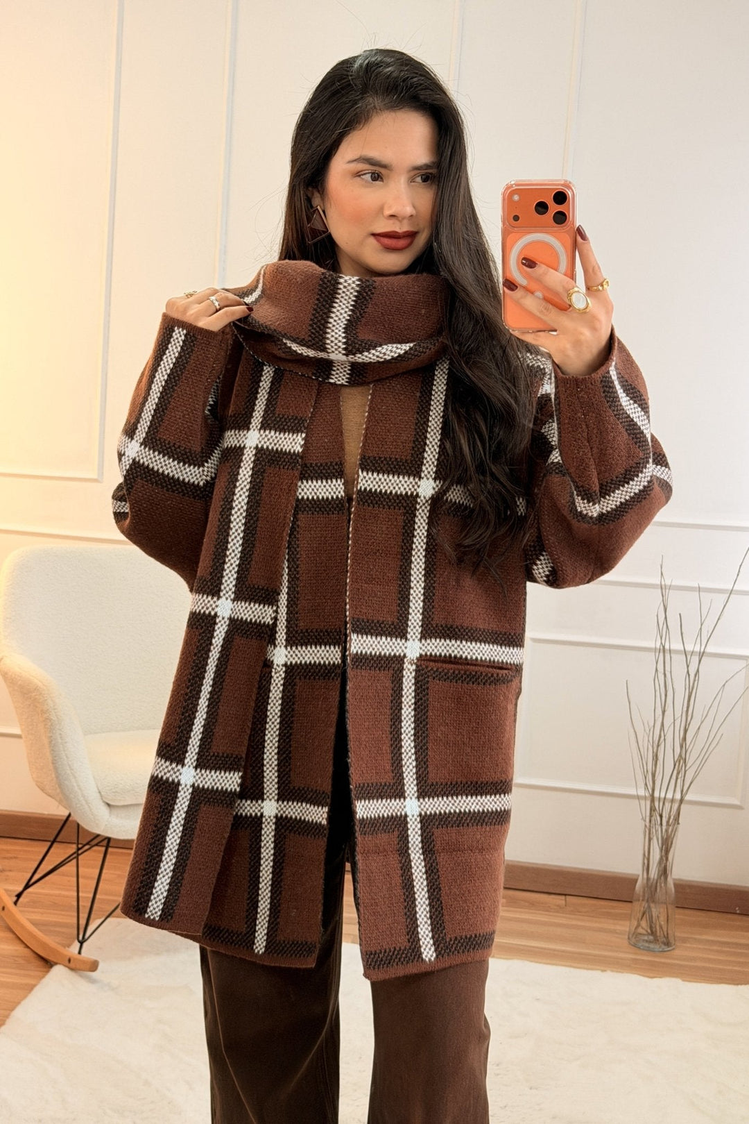 Kostkovaný kabát s šalou